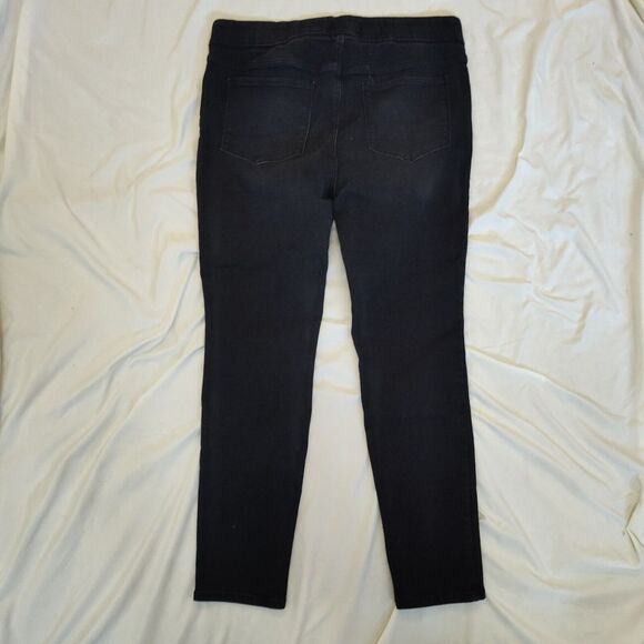 Lot of 5 - Torrid Shorts and Old Navy Pants Women's‎ Size 18 - Picture 10 of 16